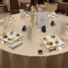 ＴＨＥ　ＭＥＩＢＩＡ　ＭＩＹＡＺＡＫＩ（旧ガーデンテラス宮崎　ホテル＆リゾート）の画像｜当日のゲストテーブルの装飾