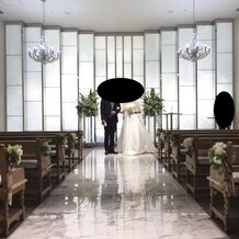 小さな結婚式　大阪ハービスＥＮＴ店の画像｜チャペル中央