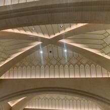 ＡＬＴＡＶＩＳＴＡ　ＧＡＲＤＥＮ（アルタビスタ　ガーデン）の画像｜挙式会場の天井