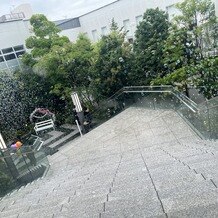 ラ・メゾン Ｓｕｉｔｅ 姫路の写真｜チャペルの外の大階段でシャボンシャワーしていただきました。