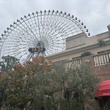 アニヴェルセル みなとみらい横浜の写真｜観覧車の真横にあります