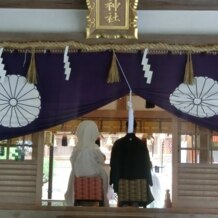 枚岡神社の写真｜新郎新婦が座っているところです