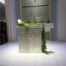 ザ リュクス 銀座(THE LUXE GINZA)の画像｜祭壇の装花の違うバージョンです