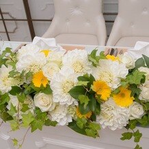 ザ リュクス 銀座(THE LUXE GINZA)の画像｜新郎新婦卓のお花です