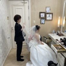 アンジェリオン オ プラザ ＴＯＫＹＯの写真｜新婦のお支度（控室にて）