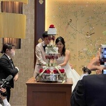 百花籠（ひゃっかろう）―Neo Japanesque Wedding―の画像｜ケーキ入刀