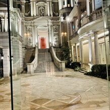 百花籠（ひゃっかろう）―Neo Japanesque Wedding―の画像｜教会外階段