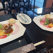 百花籠（ひゃっかろう）―Neo Japanesque Wedding―の写真｜試食フェア用で頂きました！お肉もパンも付け合わせも全て美味しかったです。