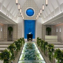 THE MARCUS SQUARE KOBE　（ザ マーカススクエア 神戸）の画像｜花のバージンロードが綺麗でした！、