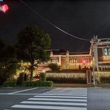 代官山　鳳鳴館の写真｜夜はライトアップがとても綺麗
