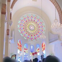 ザ・ロイヤルクラシック福岡の画像｜素敵なステンドグラスとハープに癒されました。