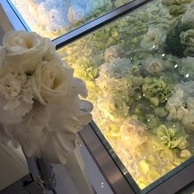 アルマリアン 福岡（ＡＬＭＡＬＩＥＮ　ＦＵＫＵＯＫＡ）の画像｜バージンロードの床には透明なガラス