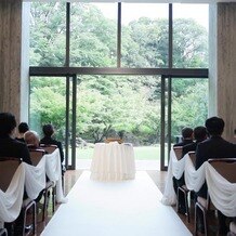 国際文化会館（International House of Japan）の写真｜挙式を行った岩崎小彌太ホール（披露宴会場にも選択可）
