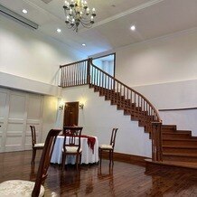 軽井沢倶楽部　有明邸の写真｜披露宴登場時は階段上から