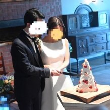 Flairge 桜坂（フレアージュ　桜坂）の画像｜ケーキ入刀のシーンです。ケーキもめちゃくちゃ可愛くてお気に入り。