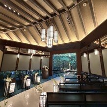 アカガネリゾート京都東山　（AKAGANE RESORT KYOTO HIGASHIYAMA）の写真｜装飾も低めに設えられており、視界を遮らず写真撮影もしやすい構造です。