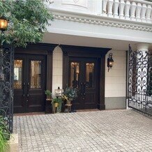 ヴィクトリアガーデン恵比寿迎賓館の写真｜入り口（全体）