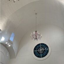 ルシェルアンジュ水戸 ウエディングシャトーの画像｜チャペルの入り口付近の天井