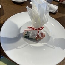 チャペル・ド・コフレの画像｜金目鯛と蛤のお祝い包。提供時