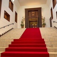 ＴＨＥ　ＳＵＩＴＯ　ＨＯＵＳＥ（ザ・スイト　ハウス）の画像｜挙式会場から出た階段