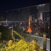 アンダーズ 東京（Andaz Tokyo）の画像｜退場の際はこのバルコニーを通って帰りました。とても綺麗でした。