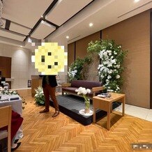 アンダーズ 東京（Andaz Tokyo）の画像｜新郎新婦座る