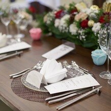 アルマリアン ＴＯＫＹＯの写真｜新郎新婦の席にもメニュー表や席札を置いてもらえるので用意することをオススメします！