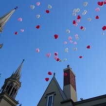 ハートコート横浜（ＨＥＡＲＴ ＣＯＵＲＴ 横浜）の画像｜ハートの風船を空に飛ばしました、可愛い写真が撮れました