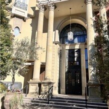 ハートコート横浜（ＨＥＡＲＴ ＣＯＵＲＴ 横浜）の画像｜挙式会場入り口