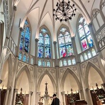 ハートコート横浜（ＨＥＡＲＴ ＣＯＵＲＴ 横浜）の画像｜チャペル
ステンドグラスとクラシカルな装飾がとても幻想的でした。