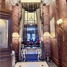 ハートコート横浜（ＨＥＡＲＴ ＣＯＵＲＴ 横浜）の画像｜挙式会場エントランス