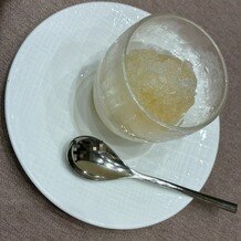 ハートコート横浜（ＨＥＡＲＴ ＣＯＵＲＴ 横浜）の写真｜食間に出た甘いものの写真です。さっぱりしてました。