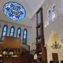 アルカンシエル luxe mariage大阪の画像｜パイプオルガンの生演奏です