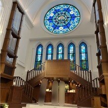 アルカンシエル luxe mariage大阪の画像｜天井の高いチャペルに圧倒されました。