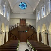 アルカンシエル luxe mariage大阪の画像｜チャペル、入口