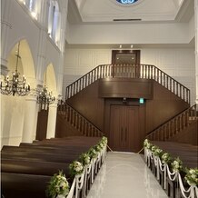 アルカンシエル luxe mariage大阪の画像｜チャペルの入口側にも階段があって色々サプライズ的に出来ると楽しめましたー！