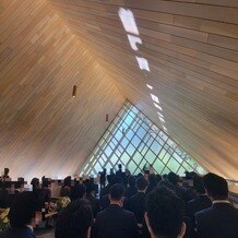 ザ・ガーデンオリエンタル・大阪の画像｜天井は写真より低く感じます。
人が多いからでしょうか。