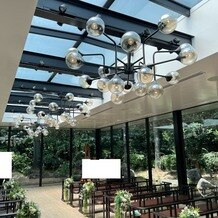 ザ・ガーデンオリエンタル・大阪の画像｜太陽光の入るチャペル