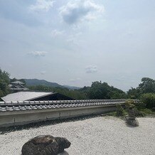 菊水楼(THE KIKUSUIRO NARAPARK)の画像｜挙式会場から外に出たところの景色です。