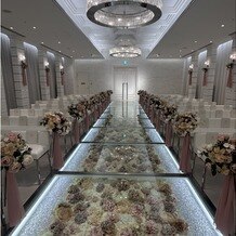 ラグナヴェール ＳＥＮＤＡＩ（ＬＡＧＵＮＡＶＥＩＬ ＳＥＮＤＡＩ）の写真｜クリスタルチャペル 奥から入口まで