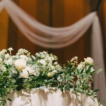 レストランＭＩＮＡＭＩの写真｜メインテーブル装花