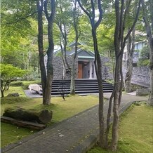 KYUKARUIZAWA KIKYO, Curio Collection by Hilton（元 旧軽井沢ホテル）の画像｜素敵な森林空間