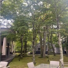 KYUKARUIZAWA KIKYO, Curio Collection by Hilton（元 旧軽井沢ホテル）の画像｜挙式会場からみた景色