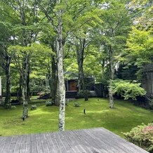 KYUKARUIZAWA KIKYO, Curio Collection by Hilton（元 旧軽井沢ホテル）の写真｜庭