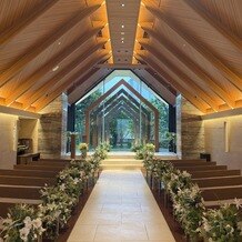 ストリングスホテル NAGOYAの写真｜木目と緑が温かい雰囲気を感じました
