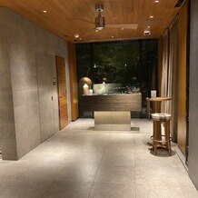 THE TENDER HOUSE（ザ テンダーハウス）の画像｜1階のクローク