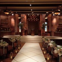 FORTUNE IN THE TERRACE（フォーチュン イン ザ テラス）の写真｜扉からチャペル正面の状態