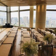 ストリングスホテル東京インターコンチネンタルの画像｜チャペル
窓が大きい