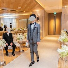 ストリングスホテル東京インターコンチネンタルの画像｜新郎の入場。