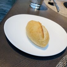 ストリングスホテル東京インターコンチネンタルの写真｜硬めのパン。美味しかったです。スープにつけていただきました。
